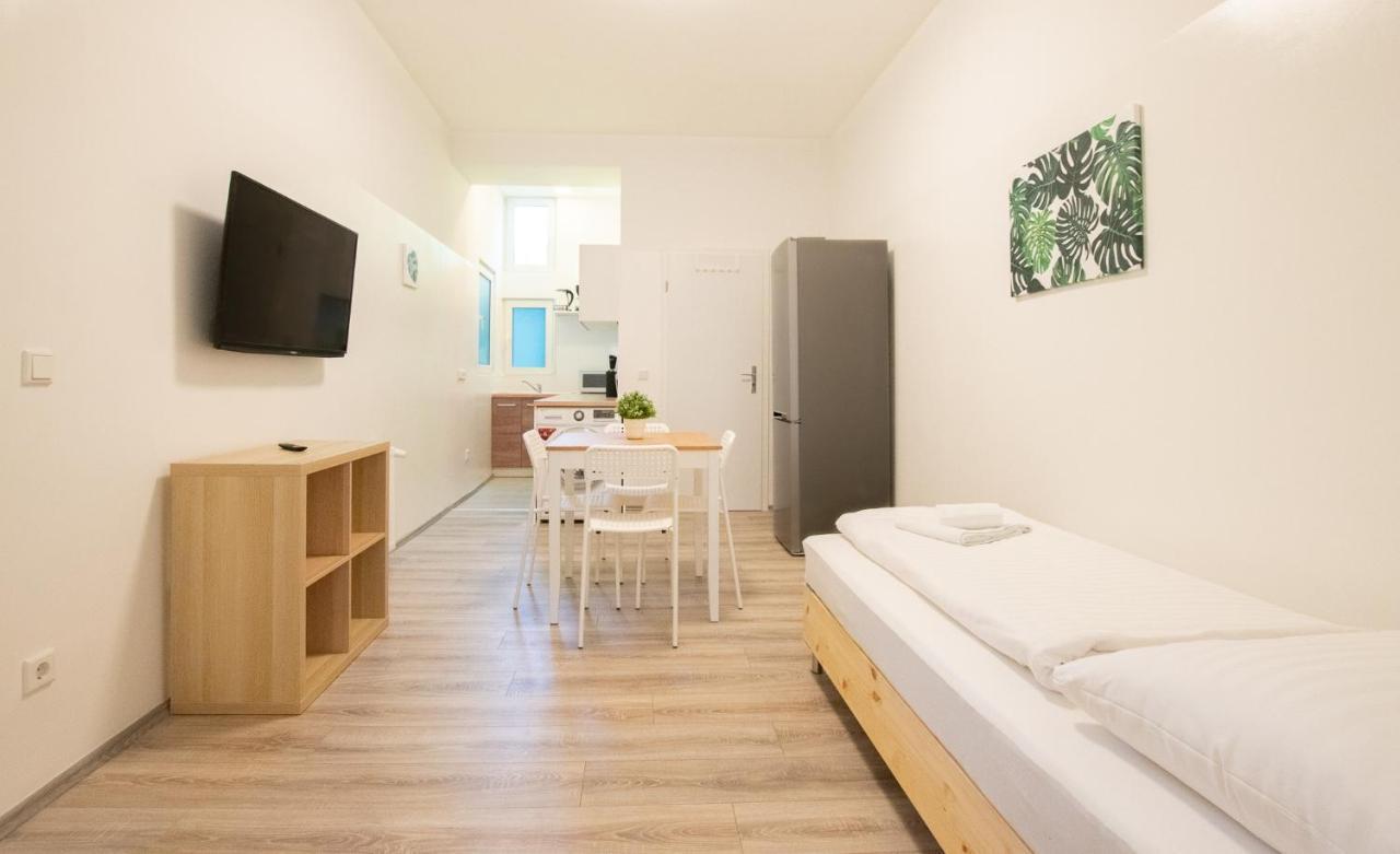 Raj Living - 1 Or 3 Room Apartments - 20 Min Messe Dus And Old Town Dus Dusseldorf Exterior photo