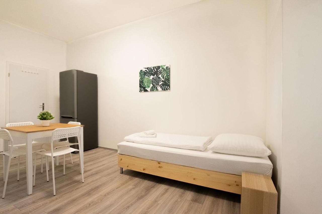 Raj Living - 1 Or 3 Room Apartments - 20 Min Messe Dus And Old Town Dus Dusseldorf Exterior photo