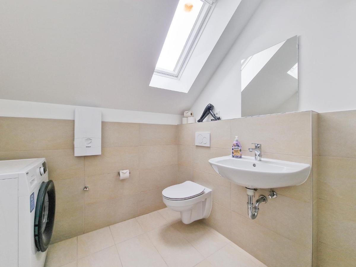 Raj Living - 1 Or 3 Room Apartments - 20 Min Messe Dus And Old Town Dus Dusseldorf Exterior photo